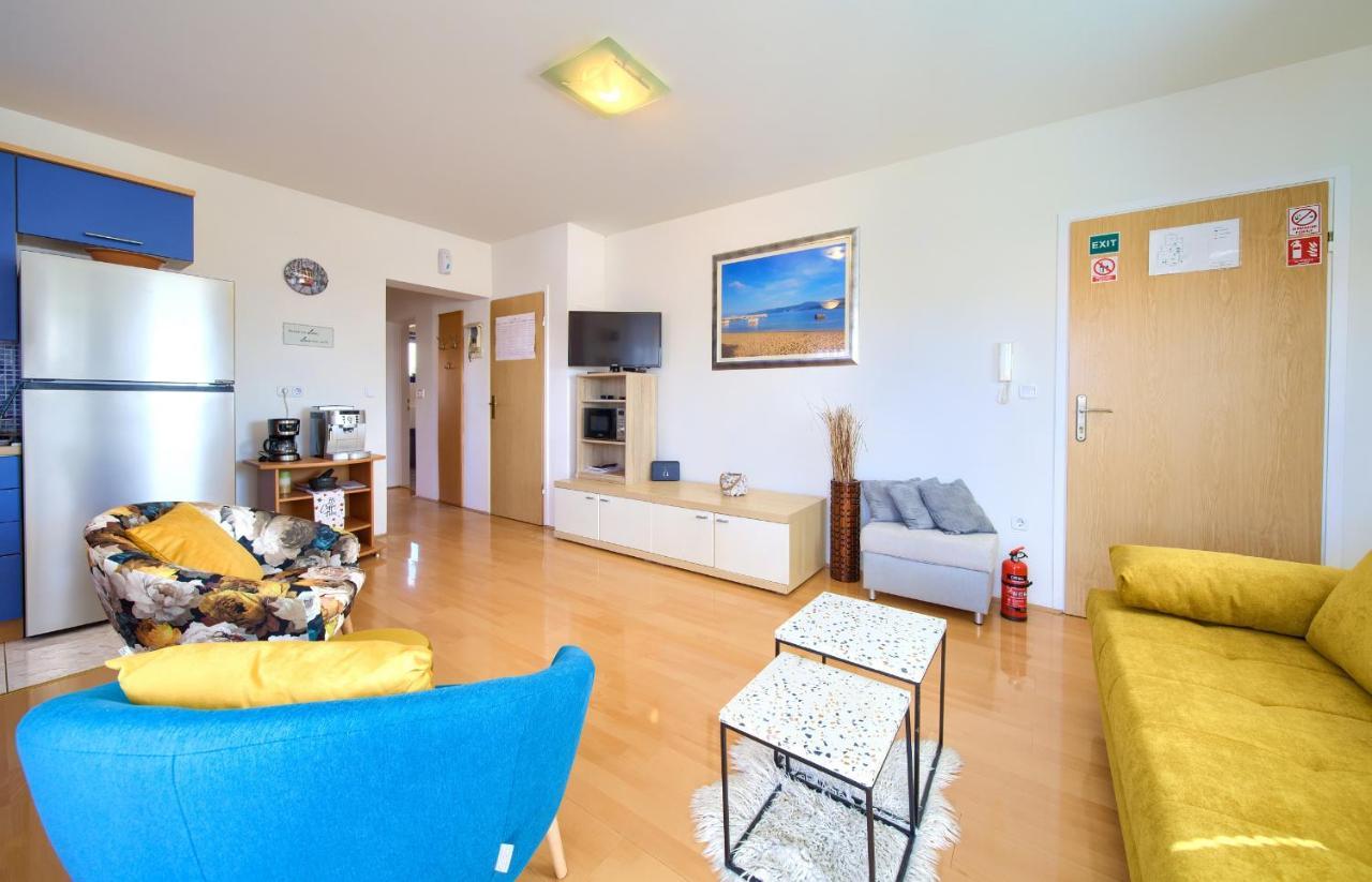 Apartman Noel Крк Екстер'єр фото