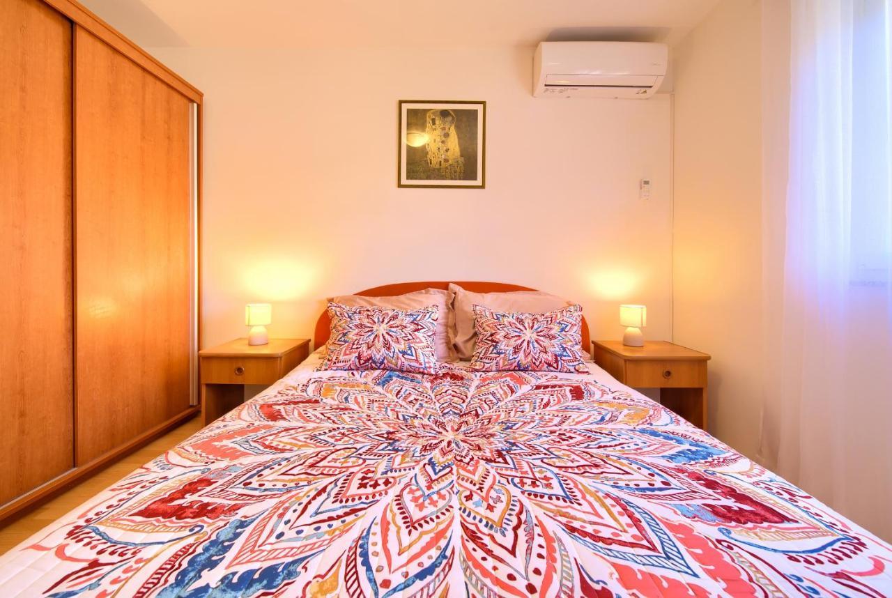 Apartman Noel Крк Екстер'єр фото