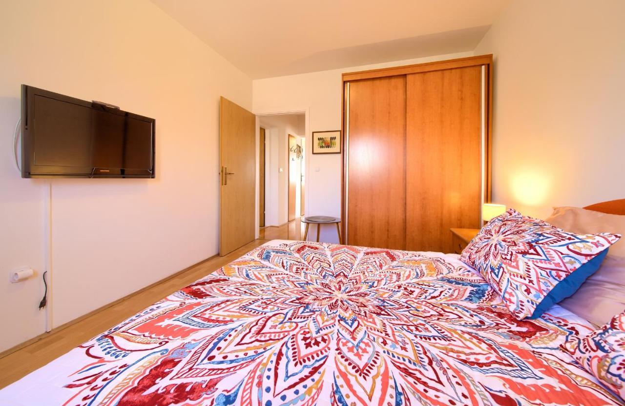 Apartman Noel Крк Екстер'єр фото